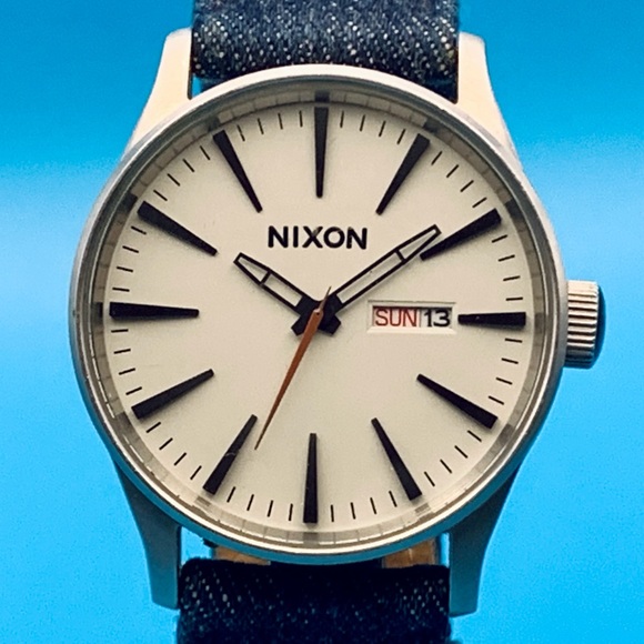NIXON THE SENTRY Men’s Wristwatch Leather/Denim Strap St Steel Works New Battery